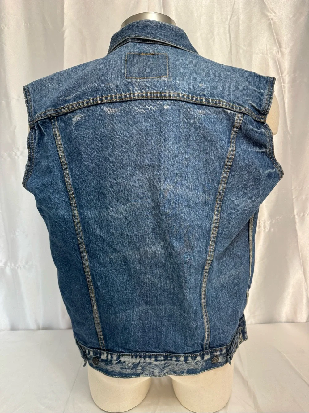 Levi’s Denim Trucker Vest Distressed Faded Wash